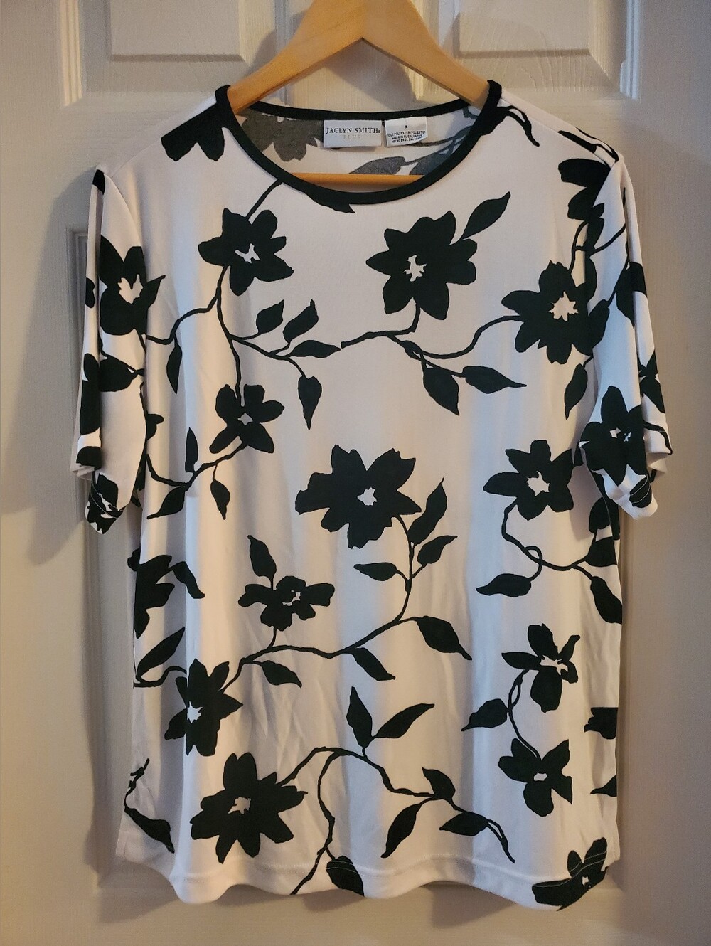 Jaclyn Smith Size X Womens White w/Black Floral Short Sleeve Blouse